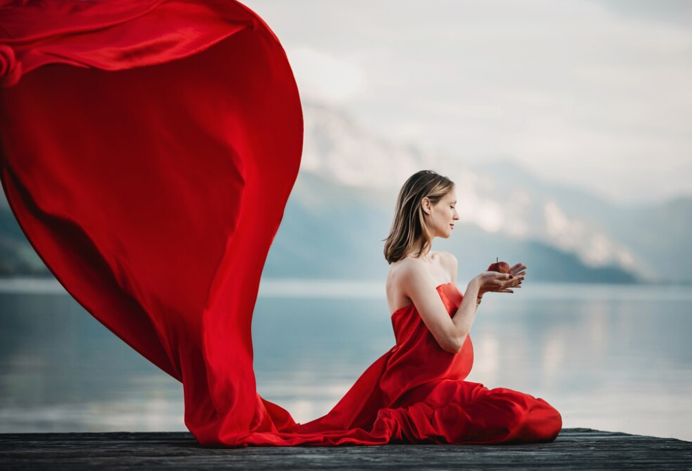 Transform Your Look: What Jewelry To Wear With A Red Dress!! IberJoya Diamonds Transform Your Look: What Jewelry To Wear With A Red Dress!! IberJoya Diamonds